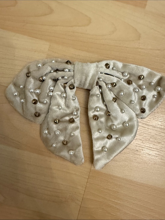 Lele Sadoughi Cream Embellished Pearl and Stud Oversized Bow Hair Barrette Clip main image 6